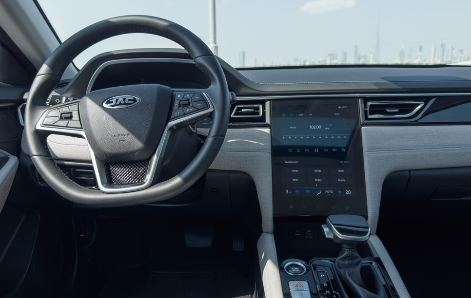 Picture JAC J7 2023-2024 