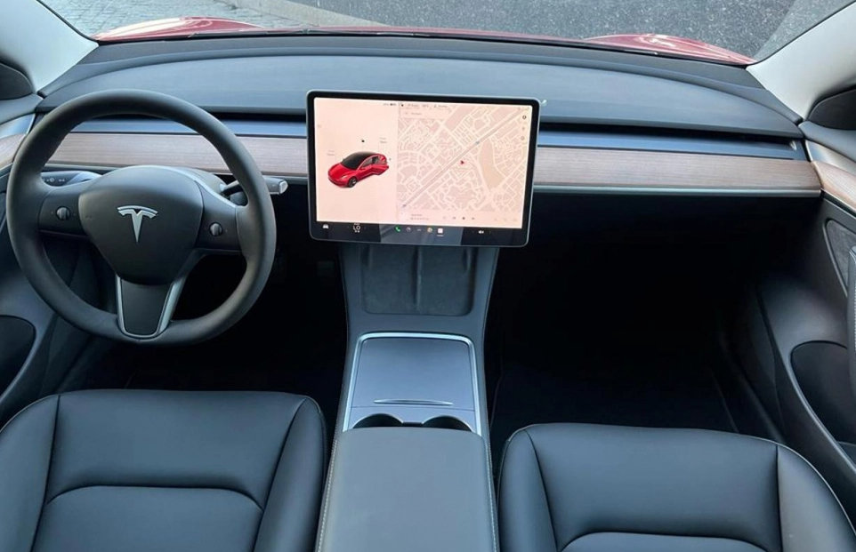 Picture Tesla Model 3 Standard Plus 2023-2024 