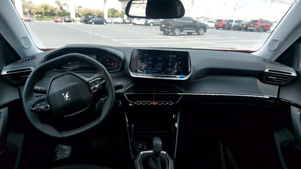 Picture Peugeot 2008 2023-2024 